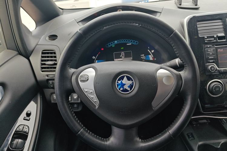 Used Venucia Leaf 2014 Navigation Version 6.6 KW