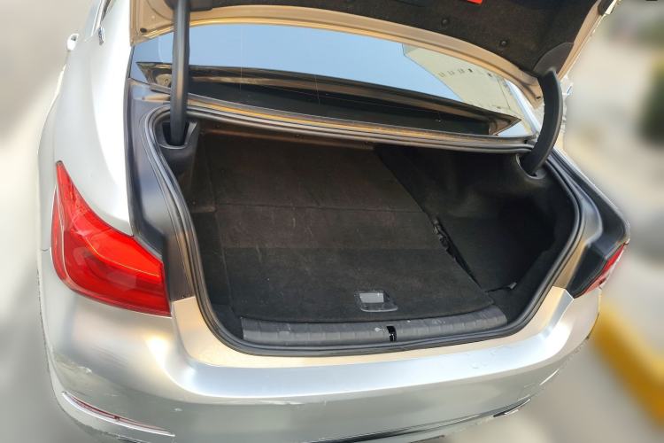 Used BMW 5 Series New Energy 2018 530Le Luxury Package Trunk