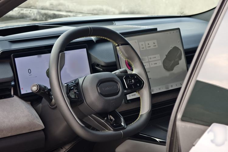 Used Lynk & Co 08 EM-P 2023 245km Ultra-Long Range Halo
