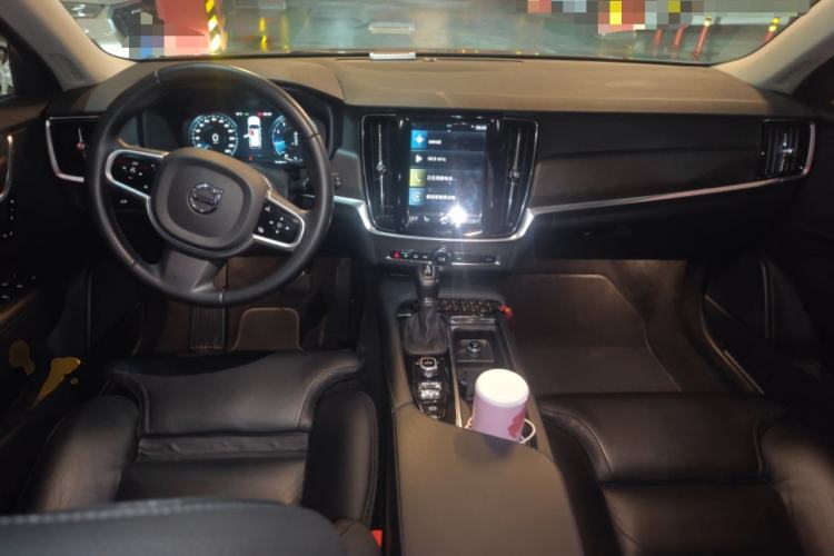 Used Volvo V90 2017 Cross Country T5 AWD Smart Range Edition