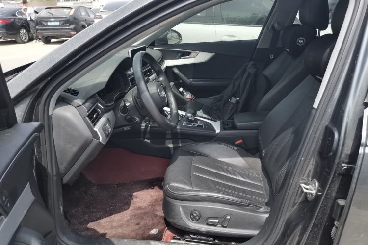 Used Audi A4L 2019 40 TFSI Fashion Edition China VI Emission Standard Left Front Seat