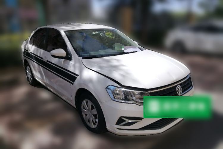 Used Volkswagen Jetta 2017 1.5L Manual Fashion Edition Front Right 45 Deg