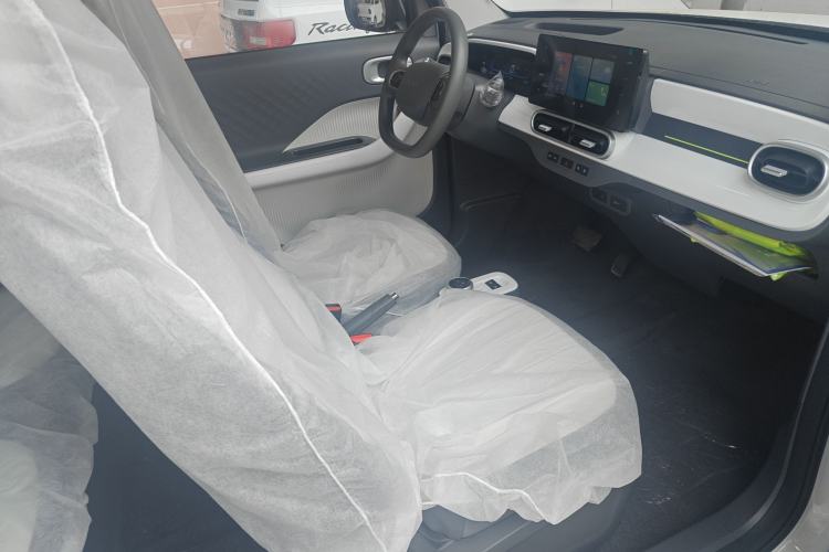 Used Livan Blue Balloon 2025 Model Dynamic Version Right Front Seat