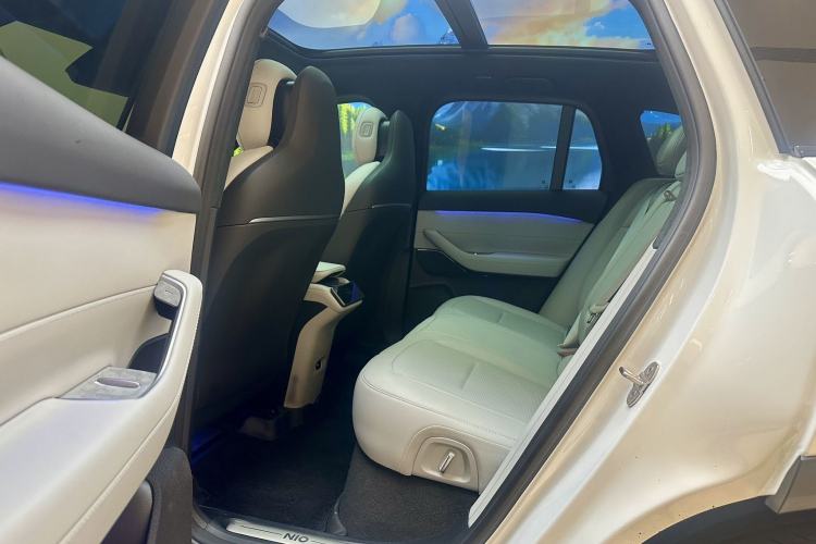 Used Nio ES6 2024 75 kWh Interior 10