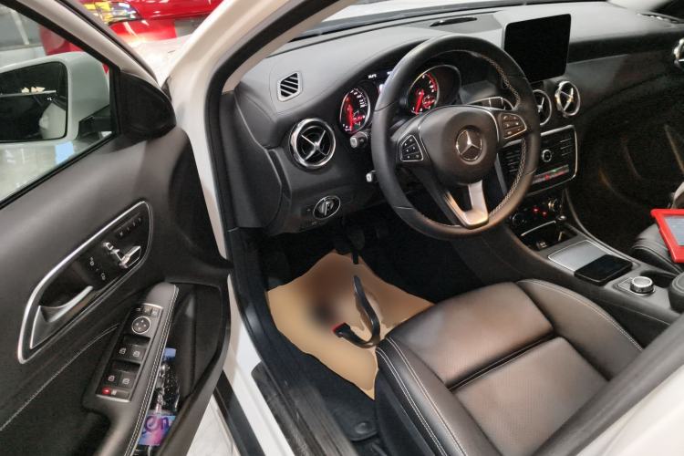 Used Mercedes-Benz GLA 2017 GLA 200 Fashion Model