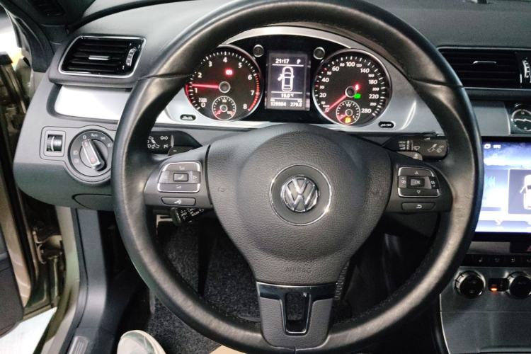 Used Volkswagen FAW-Volkswagen CC 2016 1.8TSI Prestige Model Steering Wheel