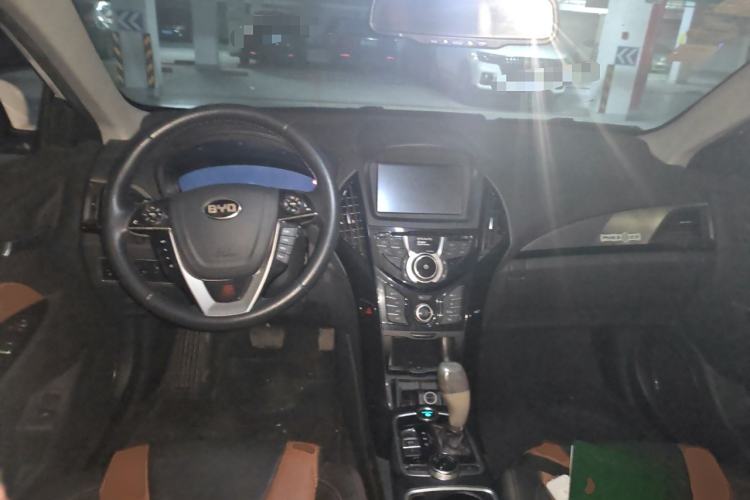 Used BYD Qin New Energy 2015 1.5T Dual-Crown Flagship Plus Edition