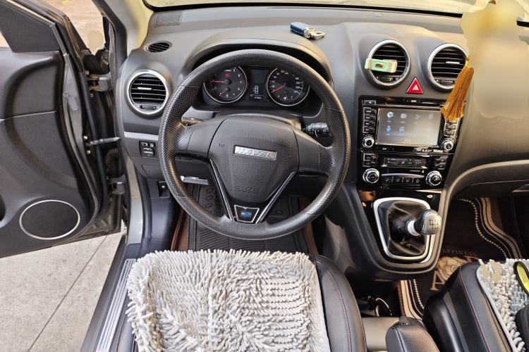 Used Haval H6 2016 Upgraded Model 1.5T Manual Two-Wheel Drive Urban Version
