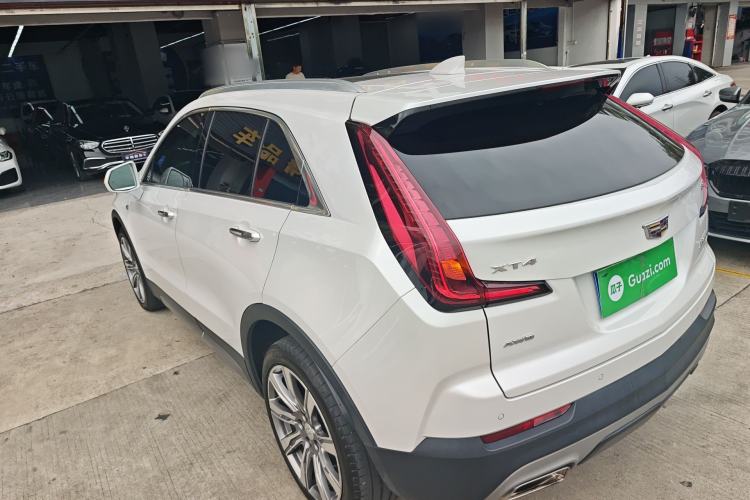 Used Cadillac XT4 2018 28T 4x4 Platinum Edition