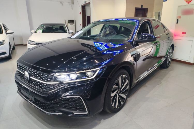 Used Volkswagen Passat 2022 330TSI Starry Luxury Edition Rear Left 45 Deg