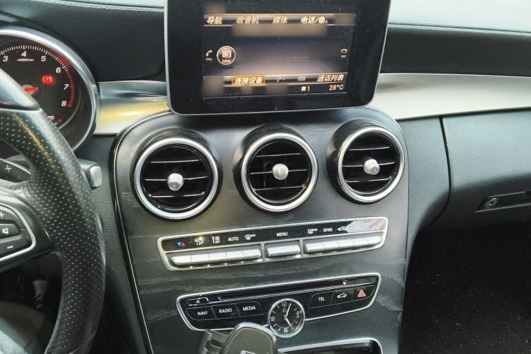 Used Mercedes-Benz C-Class 2018 C 180 L Fashion Edition Sport Version Audio And AC Panel