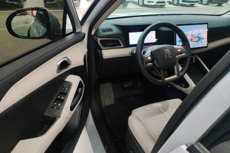 Used BYD Yuan UP 2025 Intelligent Driving Version 401 km Leading Edition