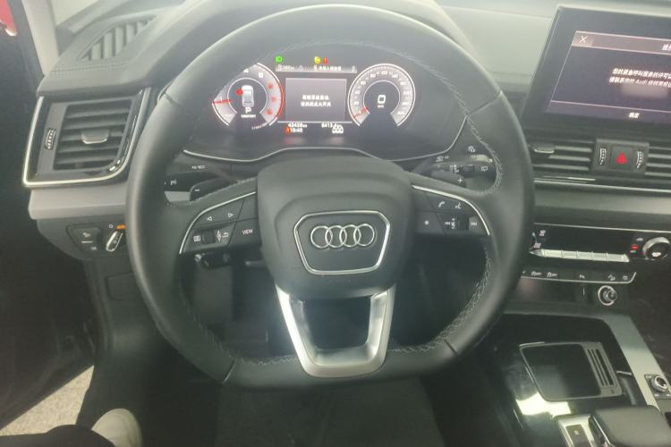 Used Audi Q5L 2022 40T Fashionable and Dynamic Model Steering Wheel