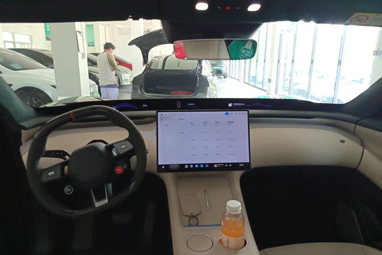 Used Xiaomi Auto YU7 2025 Ultra-Long Range High-Performance All-Wheel-Drive Max Edition
