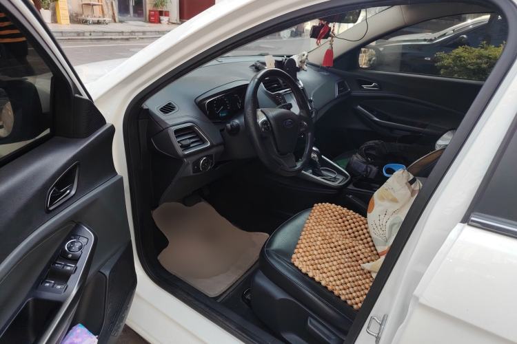 Used Ford Escort 2015 1.5L Automatic Fashion Model