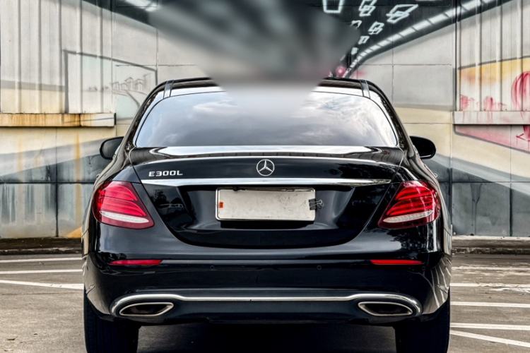 Used Mercedes-Benz E-Class 2019 E 260 L
