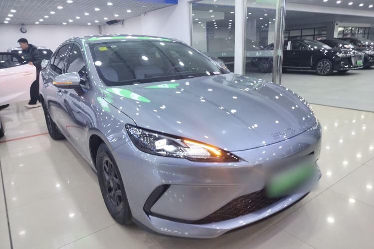 Used BYD Seal 05 DM-i 2025 DM-i Smart Drive 55KM Luxury Model Front Right 45 Deg