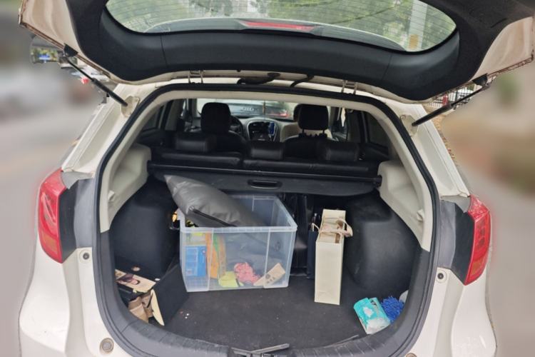 Used GAC Trumpchi GS5 Super 2016 1.8T Automatic All-Wheel-Drive Anniversary Edition Trunk