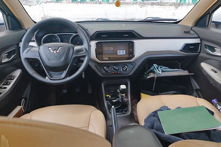 Used Wuling Hongguang 2019 1.5L S Comfort Edition China VI LAR Center Console