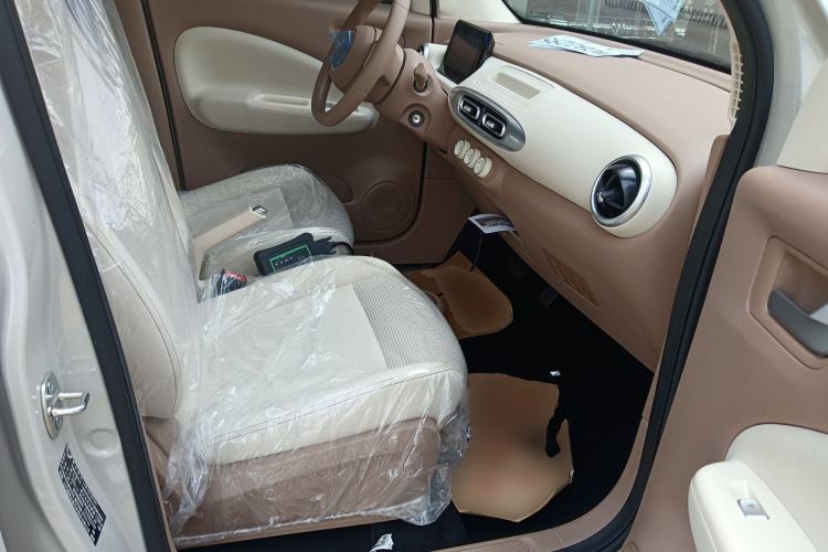 Used Wuling Hongguang MINIEV 2025 Four-Door Version Advanced Edition Right Front Seat