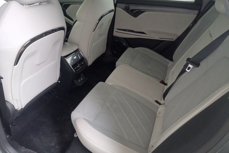 Used VOYAH FREE 2025 318 318 km Rear-Drive Touring Edition