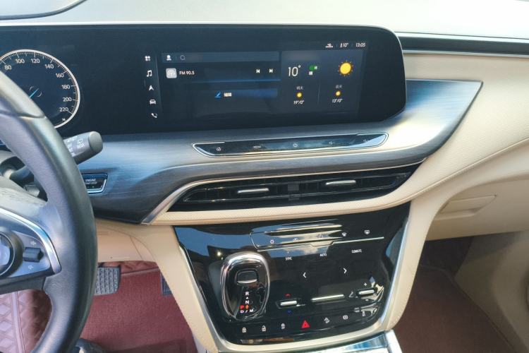 Used Buick GL8 2022 ES Landtrek 653T Luxury Edition Audio And AC Panel