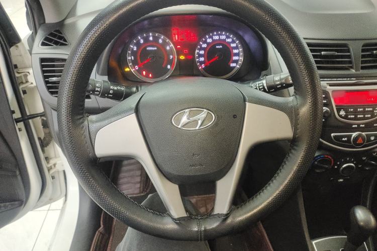 Used Hyundai Verna Ray 2016 1.4L Automatic Leading-Edge GLX