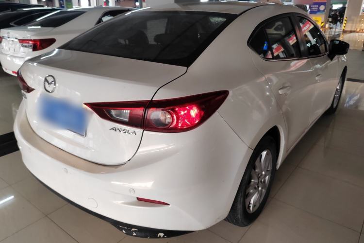 Used Mazda 3 Axela 2016 Sedan 1.5L Automatic Comfort Model