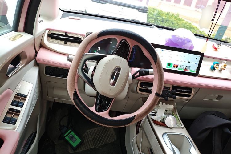 Used Geometry E Firefly 2024 401 km Fluorescent Steering Wheel