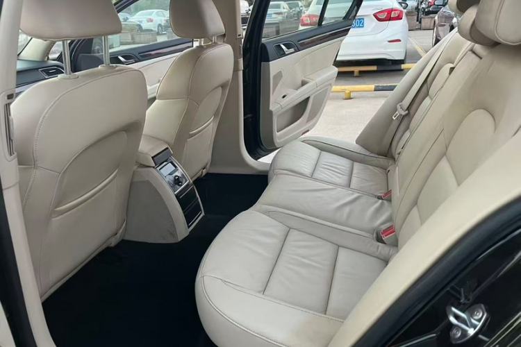 Used Skoda Superb 2013 1.8TSI Automatic MingShi Edition Interior 2