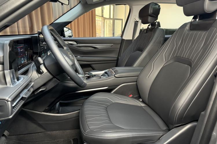 Used Ford Edge 2025 Ford Explorer L 2.0T EcoBoost E-Hybrid Two-Wheel Drive 7-Seater Luxury Model