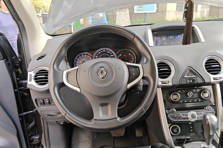 Used Renault Koleos 2013 2.5L Two-Wheel-Drive Urban Edition
