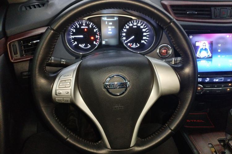 Used Nissan X-Trail 2015 2.0L CVT Comfort MAX Edition 2WD
