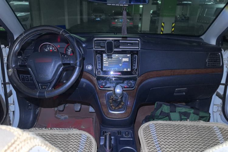 Used Haval H6 2015 Revised Version Sport Edition 1.5T Manual Transmission Two-Wheel Drive Elite Grade