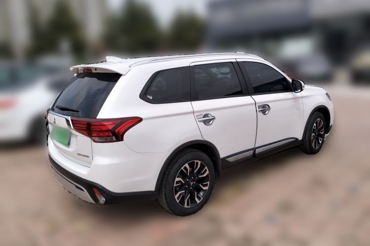 Used Mitsubishi Outlander 2020 2.0L Two-Wheel Drive Enjoyment Version 5 Seats Rear Right 45 Deg