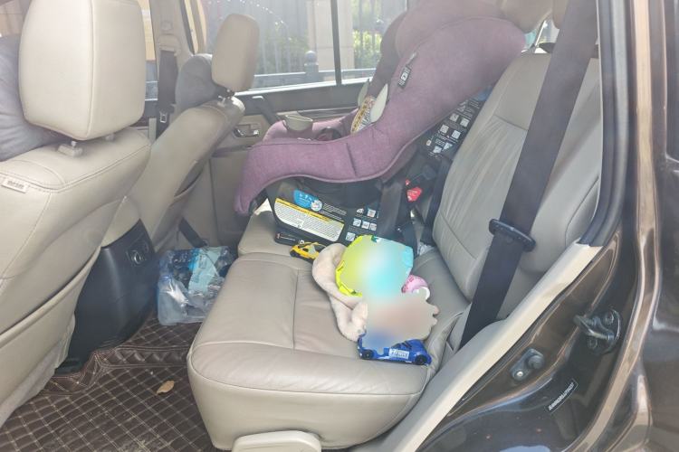 Used Mitsubishi Pajero  Left Rear Seat