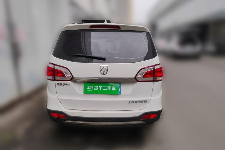 Used Baojun 730 2014 1.5L manual luxury trim 7 seats
