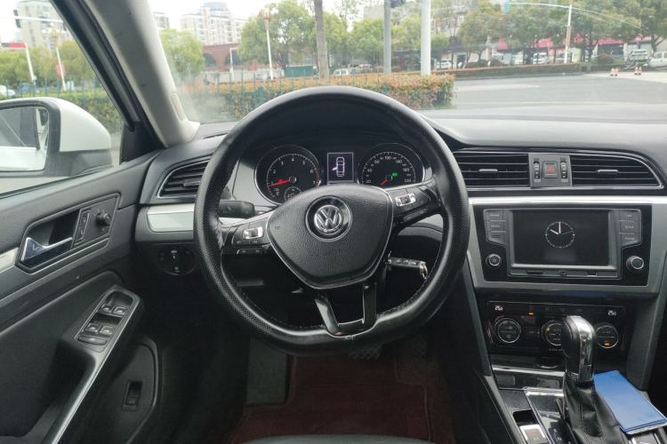 Used Volkswagen Lamando 2017 280TSI DSG Comfort Edition Steering Wheel