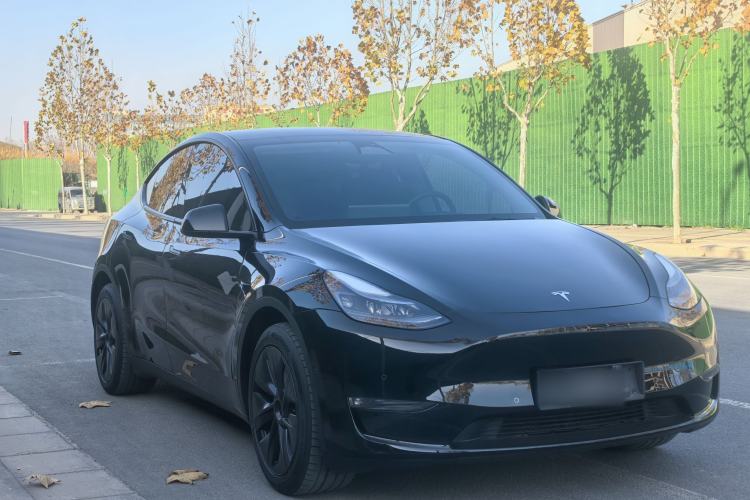 Used Tesla Model Y 2023 Long-Range All-Wheel-Drive Version