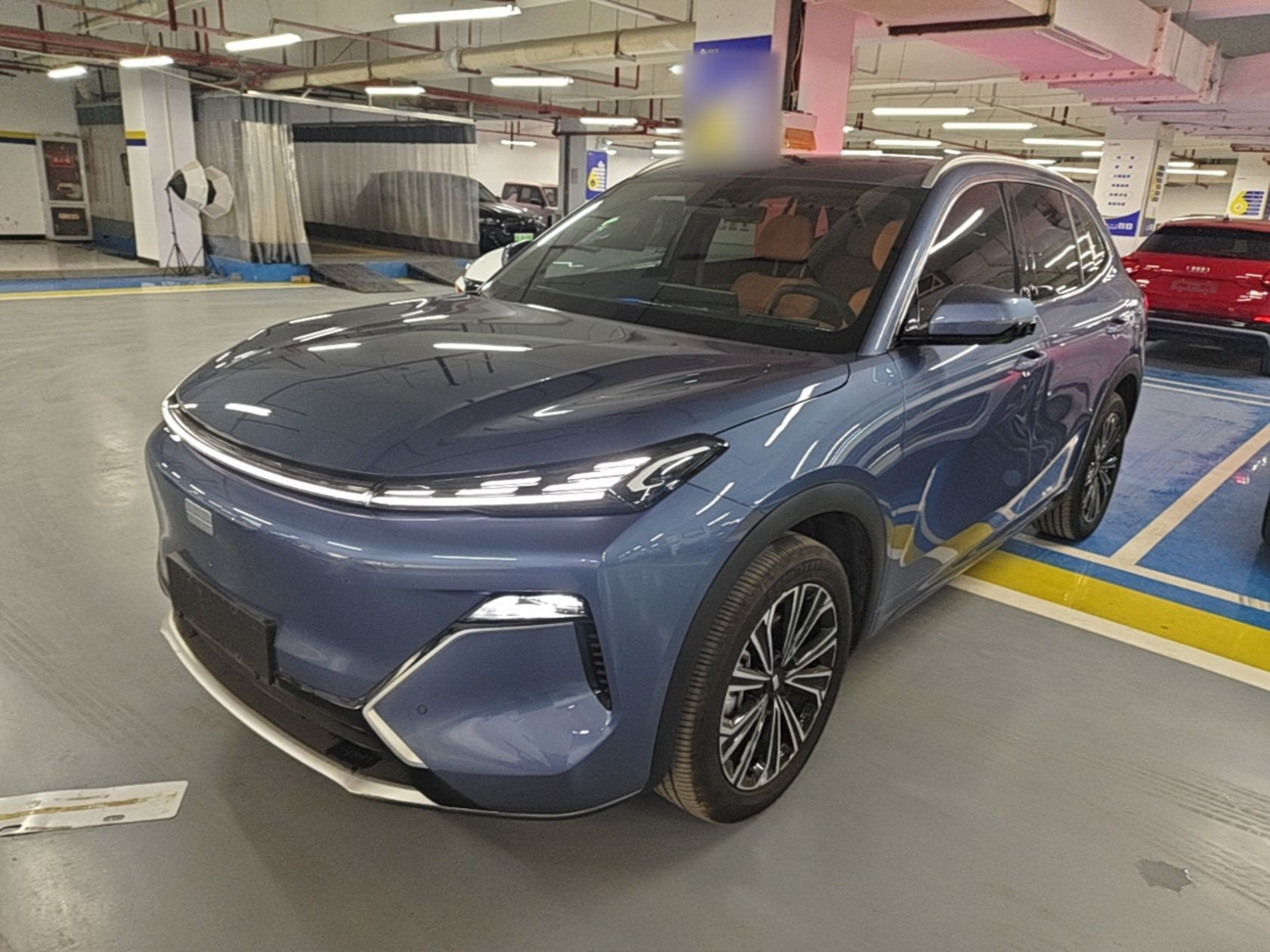 Под передней частью автомобиля