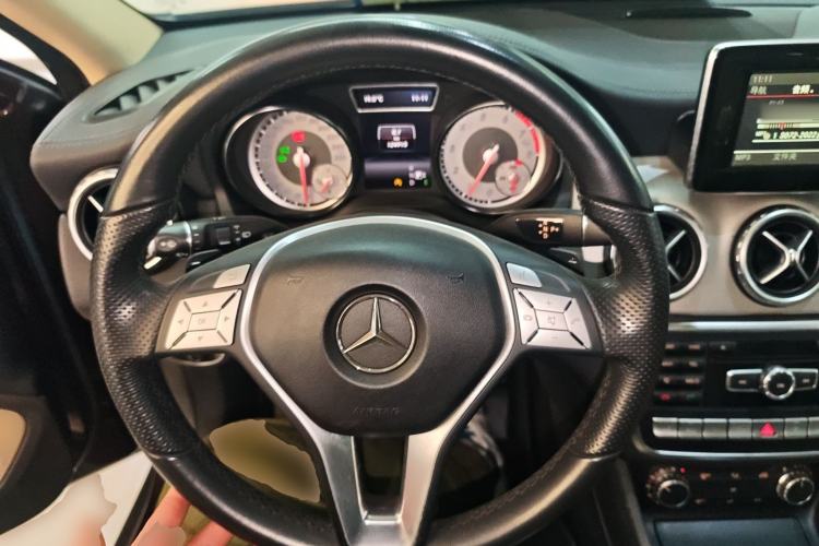 Used Mercedes-Benz GLA 2015 GLA 220 4MATIC Fashion Model
