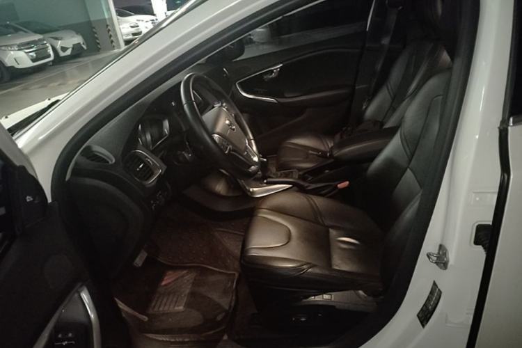 Used Volvo V40 2018 T3 Zhiya Edition