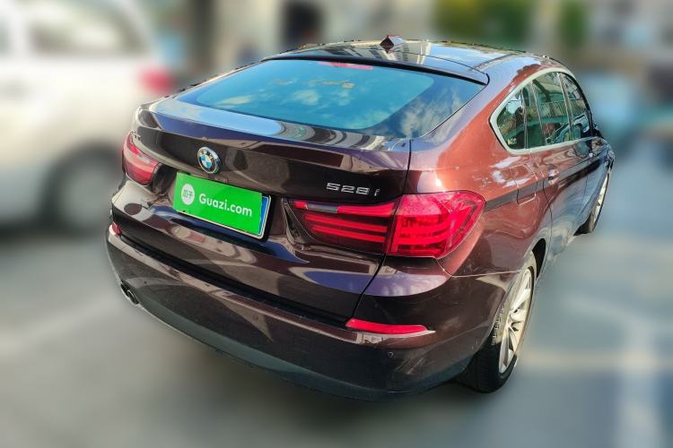 Used BMW 5 Series GT 2015 528i Leading Model Rear Right 45 Deg