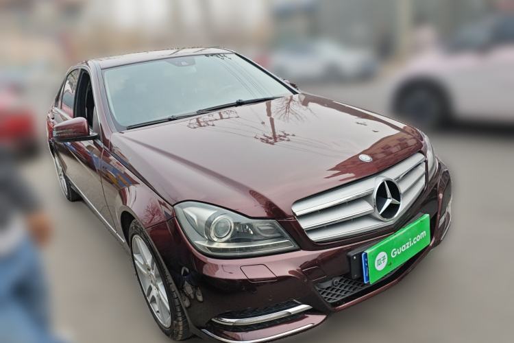 Used Mercedes-Benz C-Class 2011 C 300 Fashion Model Front Right 45 Deg