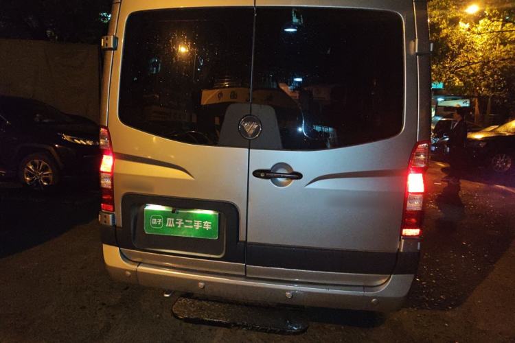 Used Foton Toano 2023 Joy Elephant Multi-Function 2.0T Manual Long-Wheelbase Mid-Roof Model with Single Rear Tire Available in 5/6/7/9-Seater Configurations
