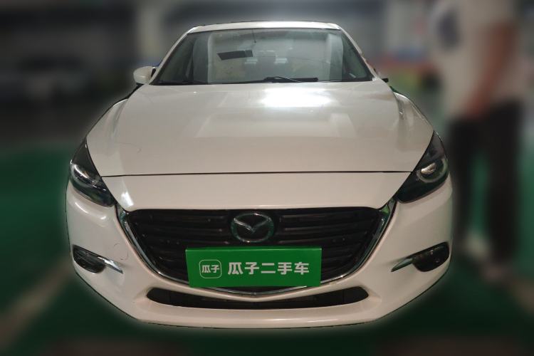 Used Mazda 3 Axela 2017 Sedan 1.5L Automatic Luxury Model Emission Standard China V
