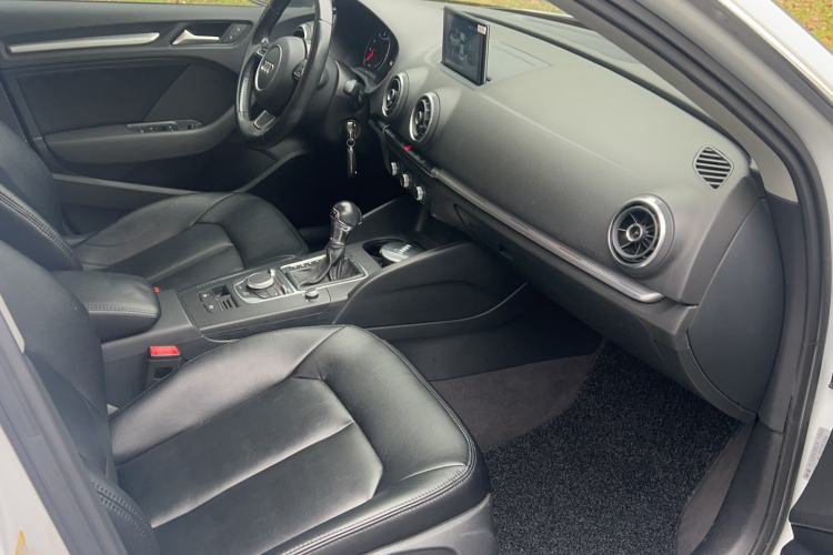 Used Audi A3 2016 Sportback 35 TFSI Ambition Interior 4