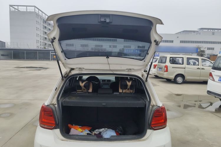 Used Volkswagen Polo 2016 1.6L Automatic Comfort Model
