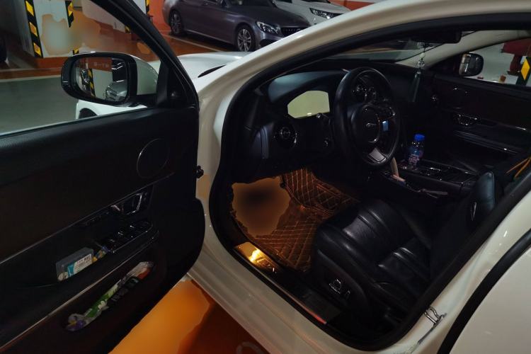 Used Jaguar XJ 2016 XJL 2.0T Two-Wheel-Drive Elegant Business Edition
