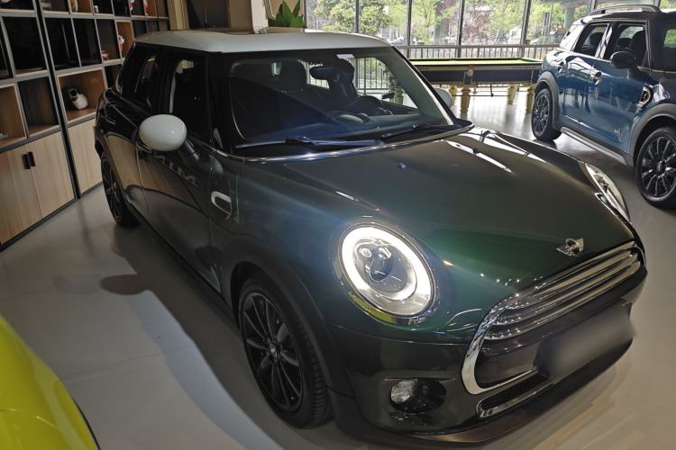 Used MINI 2016 1.5T COOPER Pioneer Edition Five-Door Model Front Right 45 Deg